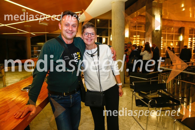  Peter Srpčič, direktor, Mestno gledališče Ptuj;  Mirjam Drnovšček, direktorica, SNG Nova GoricaPravljice našega otroštva, premiera v SNG Nova Gorica