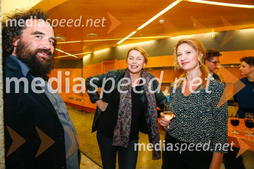   Jure Novak, režiser, direktor, Prešernovo gledališče Kranj;  Darja Reichman, igralka;  Vesna Pernarčič, igralkaPravljice našega otroštva, premiera v SNG Nova Gorica