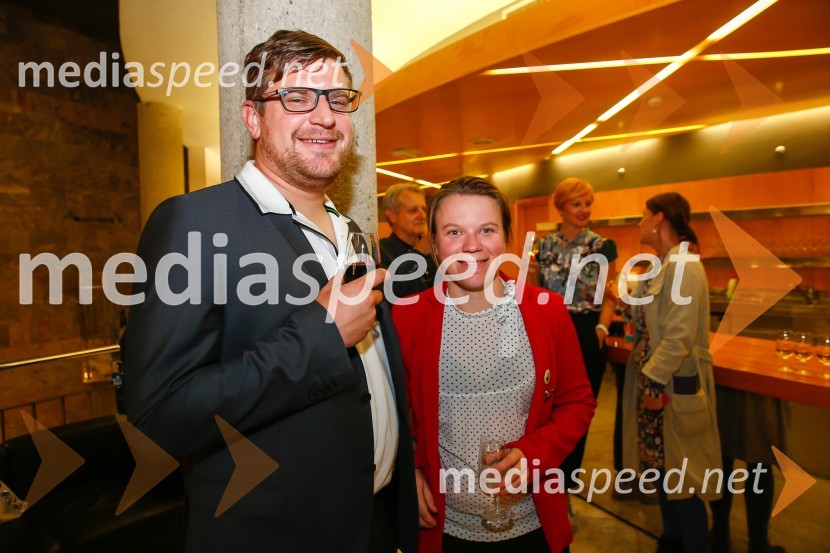  Darjan Domadenik, oblikovalec svetlobe;  Mateja Kokol, režiserkaPravljice našega otroštva, premiera v SNG Nova Gorica