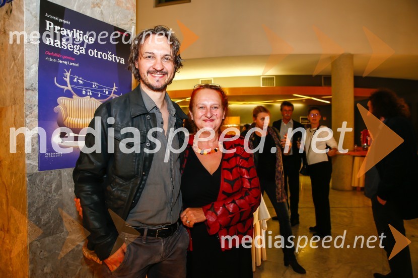  Blaž Setnikar, igralec;  Marinka Poštrak, dramaturginja, Prešernovo gledališče KranjPravljice našega otroštva, premiera v SNG Nova Gorica
