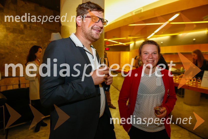  ... ;  Mateja Kokol, režiserkaPravljice našega otroštva, premiera v SNG Nova Gorica