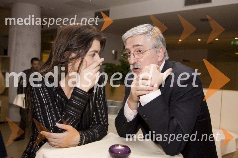 ... in Petar Radovič, odgovorni urednik razvedrilnega programa TV SlovenijaEMA 2009, finale