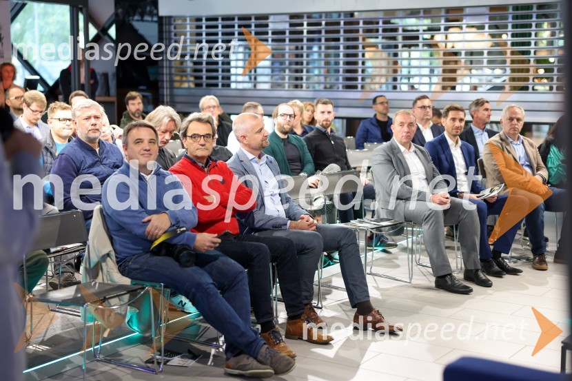  ... ;  Martin Wienerroither,  direktor Porsche Slovenija;  ... Vrhunska e-mobilnost, konferenca