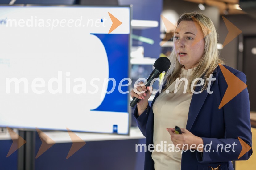  Sara Fink, Porsche SlovenijaVrhunska e-mobilnost, konferenca