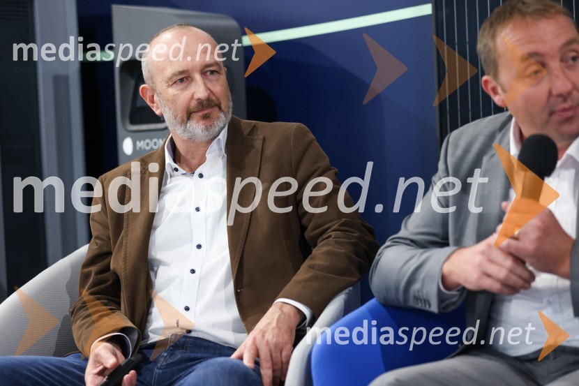  Miha Levstek, direktor, EtrelVrhunska e-mobilnost, konferenca