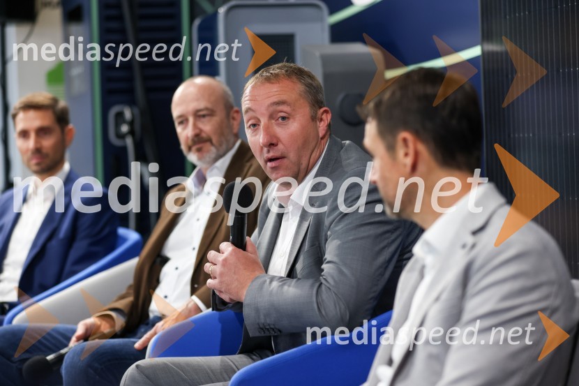  Roman Burja, direktor, TAB MežicaVrhunska e-mobilnost, konferenca