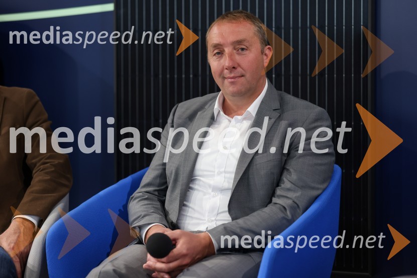  Roman Burja, direktor, TAB MežicaVrhunska e-mobilnost, konferenca