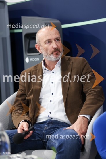  Miha Levstek, direktor, EtrelVrhunska e-mobilnost, konferenca