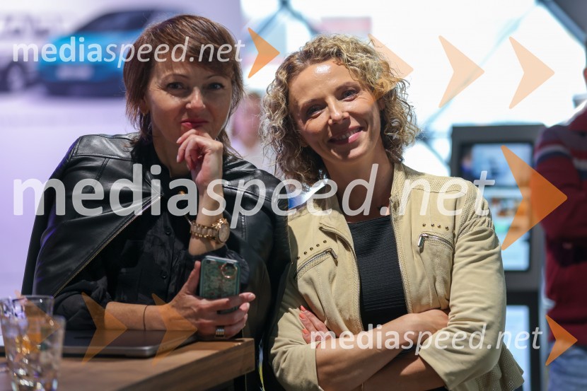  Anja Garbajs, Poslovni mediji d.o.o.;  Simona Podlipny, marketing Porsche Slovenija d.o.oVrhunska e-mobilnost, konferenca