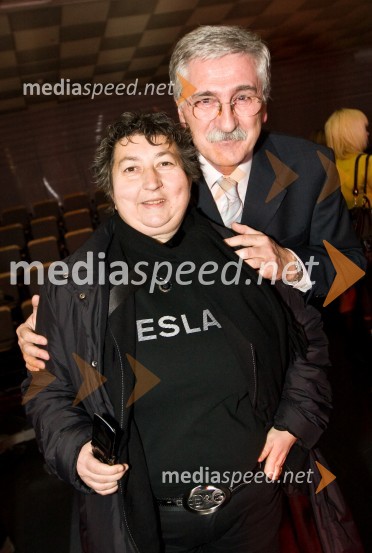 Dragica Petrovič, režiserka in producentka, in Petar Radović, odgovorni urednik razvedrilnega programa RTV SlovenijaEMA 2009, finale