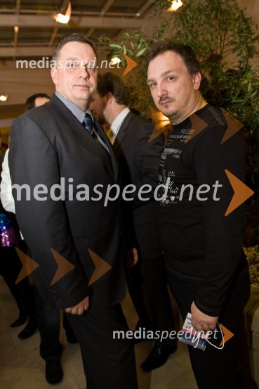 Igor Pirkovič, namestnik generalnega direktorja RTV Slovenija, in Josip Miani - Pipi, skupina KarmaEMA 2009, finale