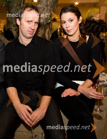 Vanja Vardjan, urednik razvedrilnega programa na TV Slovenija in Ajda Toman, povezovalka programa v Green RoomuEMA 2009, finale