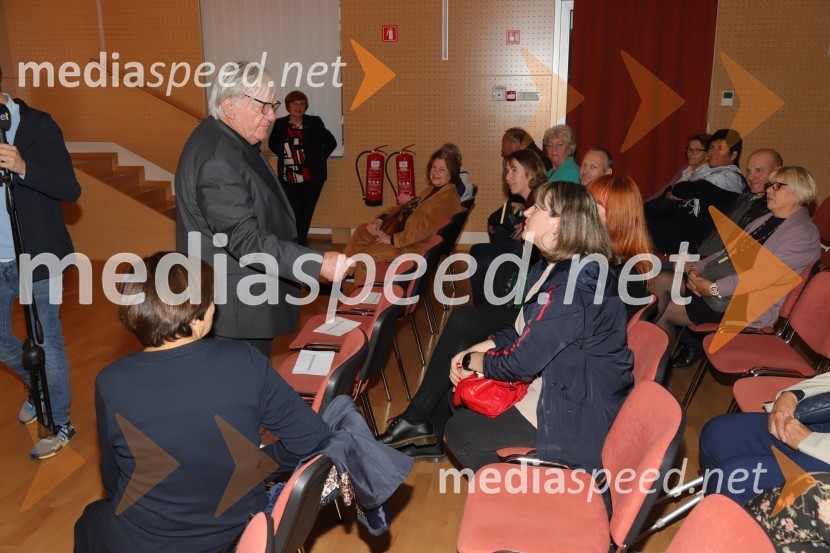  Tone Partljič, pisateljTone Partljič, predstavitev zbirke kratkih zgodb z naslovom Strnišča