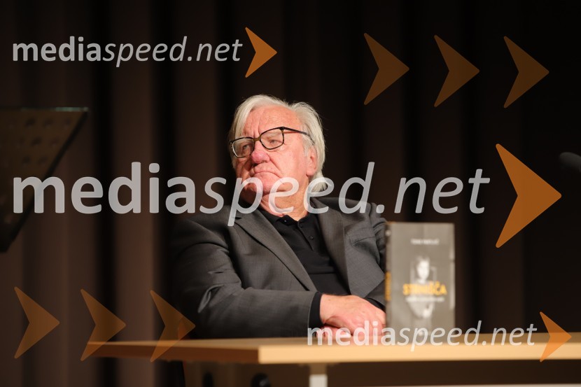  Tone Partljič, pisateljTone Partljič, predstavitev zbirke kratkih zgodb z naslovom Strnišča