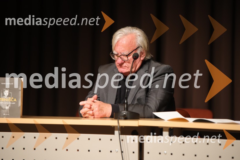  Tone Partljič, pisateljTone Partljič, predstavitev zbirke kratkih zgodb z naslovom Strnišča