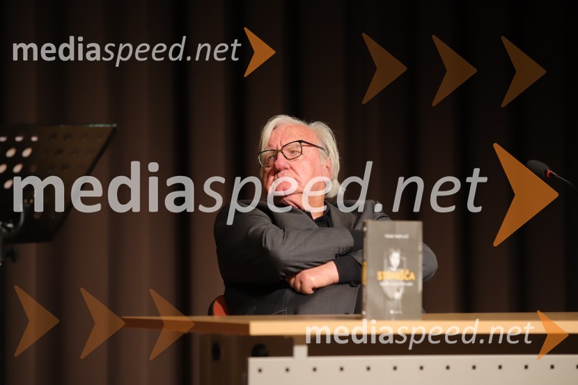  Tone Partljič, pisateljTone Partljič, predstavitev zbirke kratkih zgodb z naslovom Strnišča