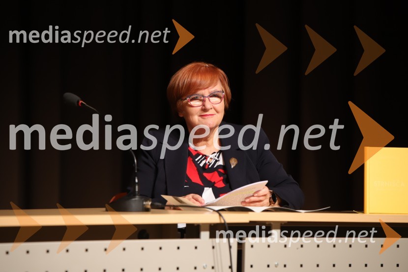  Milena Pivec, direktorica Založbe PivecTone Partljič, predstavitev zbirke kratkih zgodb z naslovom Strnišča