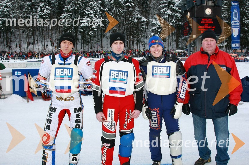 Daniil Ivanov, Younir Bazeev in Nikolay Krasnikov, ekipa Rusije in Valery Ivanov, šef ekipeSpeedway na ledu, finale ekipnega svetovnega prvenstva