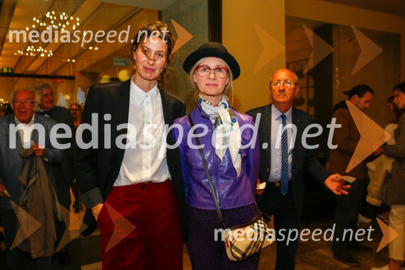  Tjaša Stanič, manekenka;  Natalija Pihler, profesorica nemščineBog masakra, premiera črne komedije