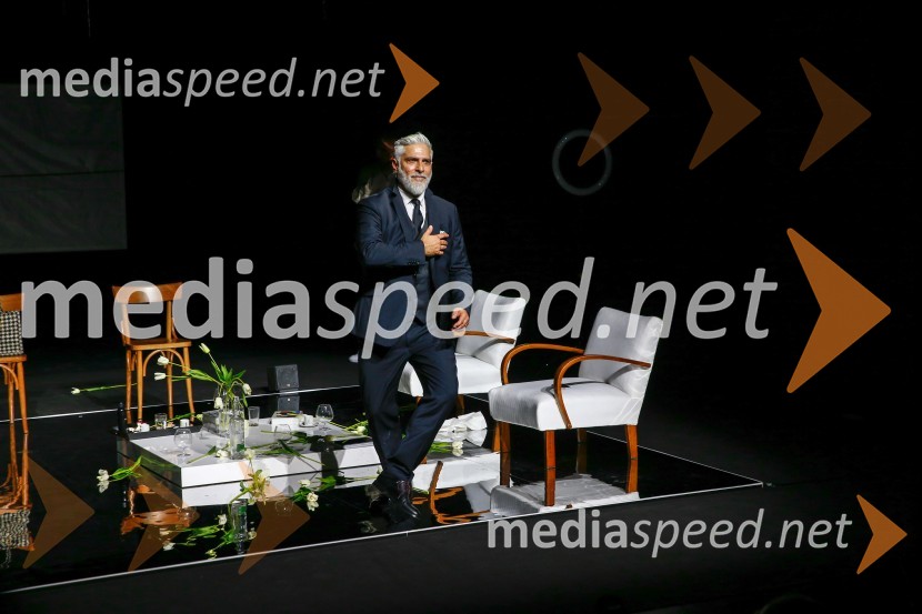  Sebastian Cavazza, dramski in filmski igralecBog masakra, premiera črne komedije