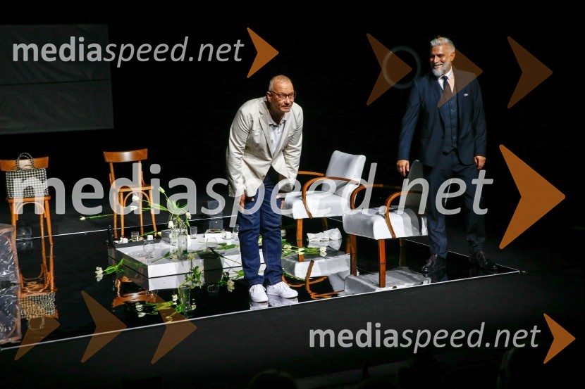  Uroš Smolej, igralec;  Sebastian Cavazza, dramski in filmski igralecBog masakra, premiera črne komedije