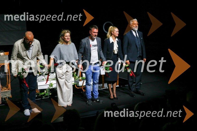  Uroš Smolej, igralec;  Jana Zupančič, igralka;  Diego de Brea, režiser;  Iva Krajnc Bagola, igralka;  Sebastian Cavazza, dramski in filmski igralecBog masakra, premiera črne komedije