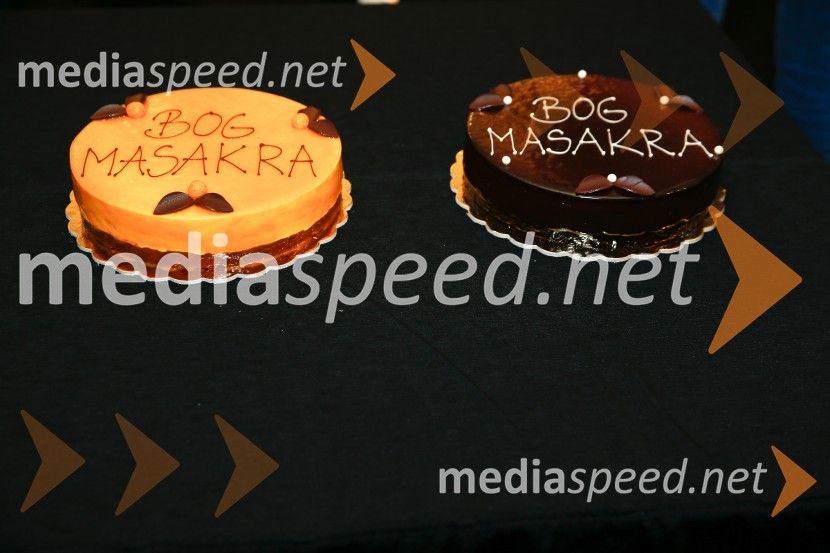 Bog masakra, premiera črne komedije