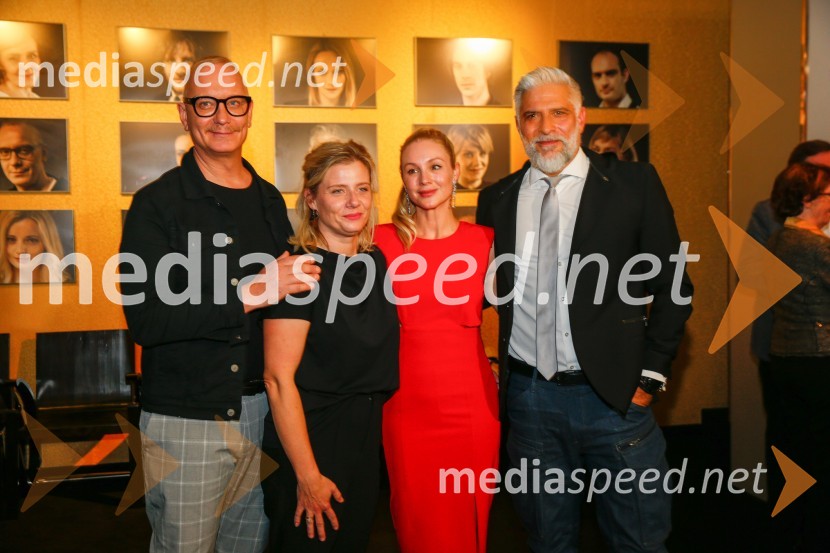  Uroš Smolej, igralec;  Jana Zupančič, igralka;  Iva Krajnc Bagola, igralka;  Sebastian Cavazza, dramski in filmski igralecBog masakra, premiera črne komedije