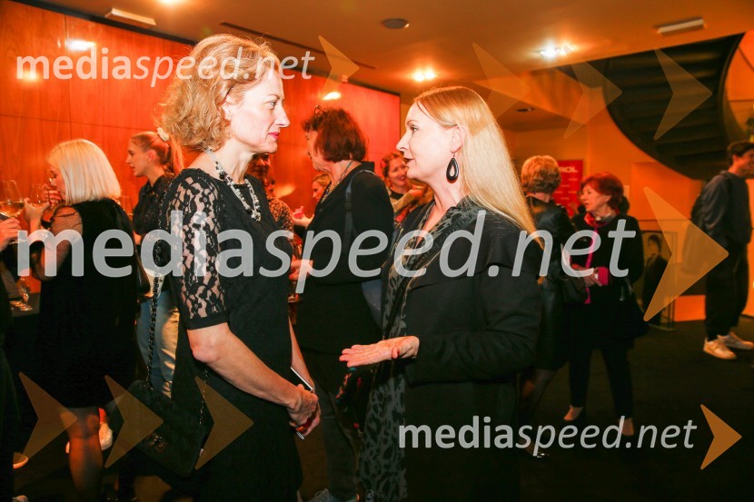  Hermina Kovačič, strokovnjakinja za komuniciranje;  Tina Šrot, novinarka uredništva oddaj o kulturi na TVSBog masakra, premiera črne komedije