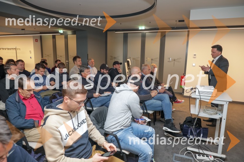 Novi Ford Mustang Mach-E