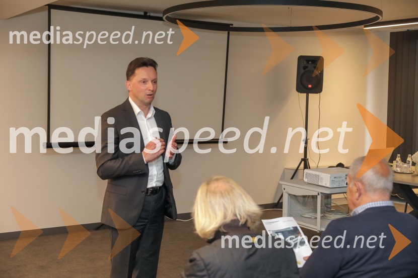 Novi Ford Mustang Mach-E