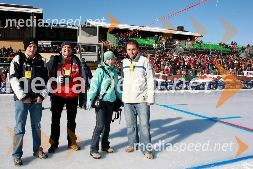 Mitja Požrl, Speedway.si, Igor Kolenko, podpredsednik kluba Speedway team Lendava, Marjana Žefran in Tomaž Požrl, urednik Speedway.siSpeedway na ledu, finale ekipnega svetovnega prvenstva