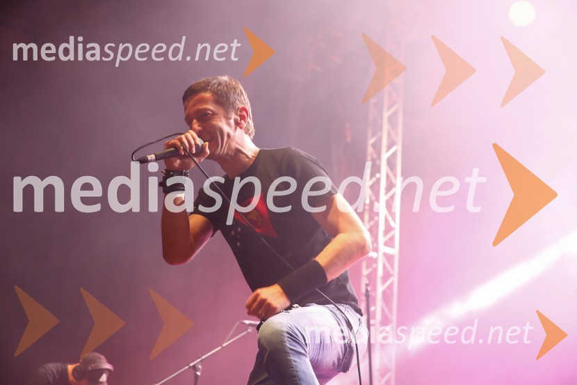  Borut Marolt, pevec, skupina NietPANKRTI, koncert ob 45. obletnici