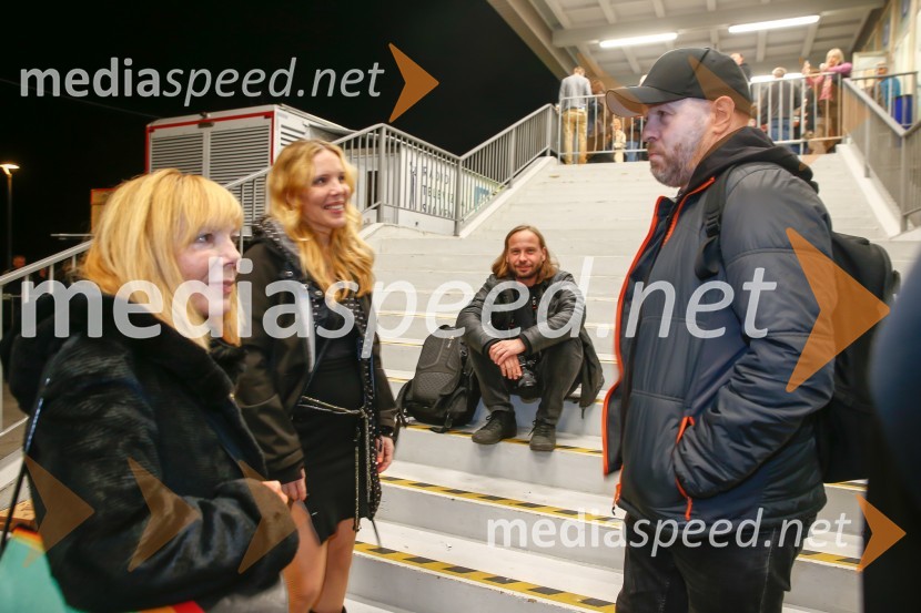  Vlasta Cah Žerovnik, oblikovalka, novinarka;  Katja Cah, novinarka;  Miro Majcen, fotograf;  Samo Vidic, fotgraf DeloPANKRTI, koncert ob 45. obletnici