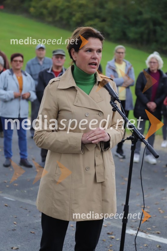 mag. Alenka Bratušek, državna sekretarka, pristojna za področje prometaSlavnostno odprtje mostu med Rušami in Selnico ob Dravi