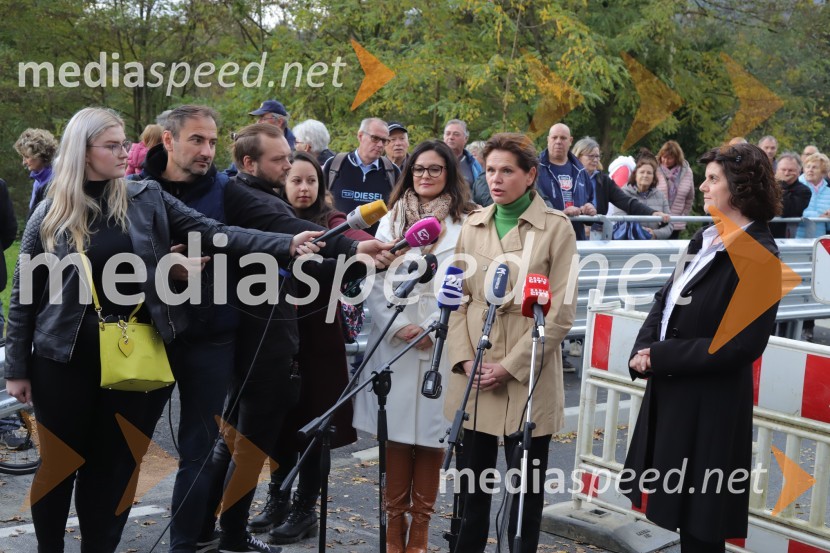  Urška  Repolusk, županja občine Ruše; mag. Alenka Bratušek, državna sekretarka, pristojna za področje prometa;  Vlasta Krmelj, županja, Občina Selnica ob DraviSlavnostno odprtje mostu med Rušami in Selnico ob Dravi