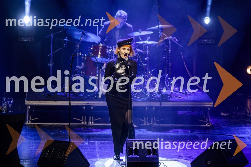  Josipa Lisac, pevkaKoncert Josipe Lisac v Cankarjevem domu