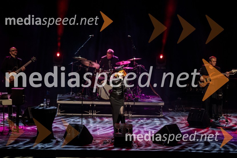  Josipa Lisac, pevkaKoncert Josipe Lisac v Cankarjevem domu