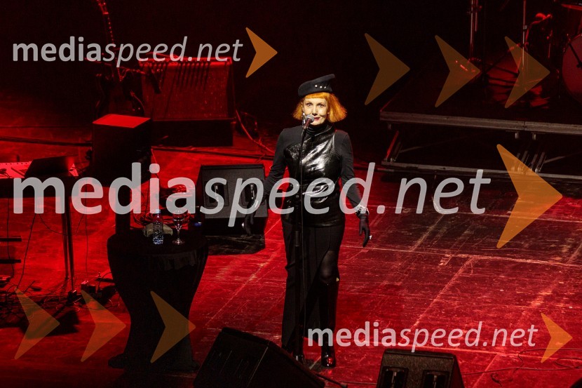  Josipa Lisac, pevkaKoncert Josipe Lisac v Cankarjevem domu