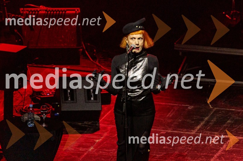  Josipa Lisac, pevkaKoncert Josipe Lisac v Cankarjevem domu