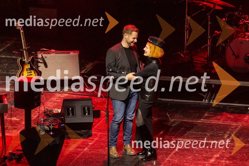  Zvjezdan  Ružić, pianist in skladatelj;  Josipa Lisac, pevkaKoncert Josipe Lisac v Cankarjevem domu