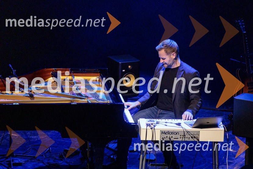  Zvjezdan  Ružić, pianist in skladateljKoncert Josipe Lisac v Cankarjevem domu