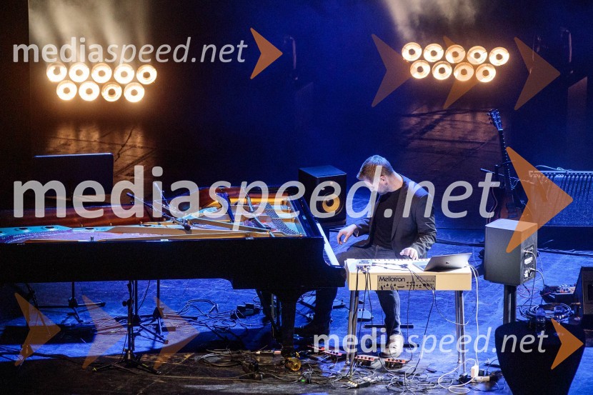  Zvjezdan  Ružić, pianist in skladateljKoncert Josipe Lisac v Cankarjevem domu