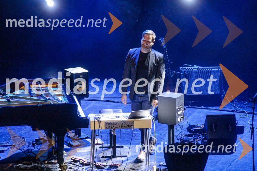  Zvjezdan  Ružić, pianist in skladateljKoncert Josipe Lisac v Cankarjevem domu