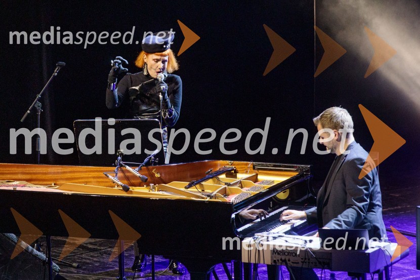  Josipa Lisac, pevka;  Zvjezdan  Ružić, pianist in skladateljKoncert Josipe Lisac v Cankarjevem domu