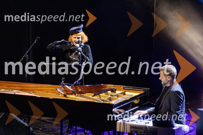  Josipa Lisac, pevka;  Zvjezdan  Ružić, pianist in skladateljKoncert Josipe Lisac v Cankarjevem domu