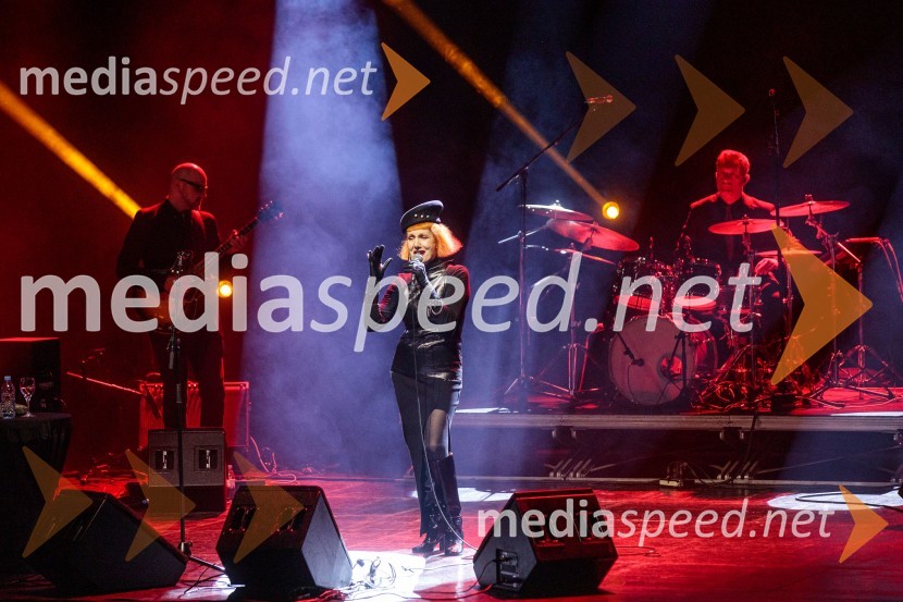  Josipa Lisac, pevkaKoncert Josipe Lisac v Cankarjevem domu