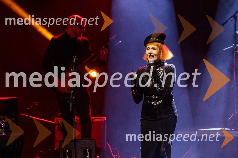  Josipa Lisac, pevkaKoncert Josipe Lisac v Cankarjevem domu