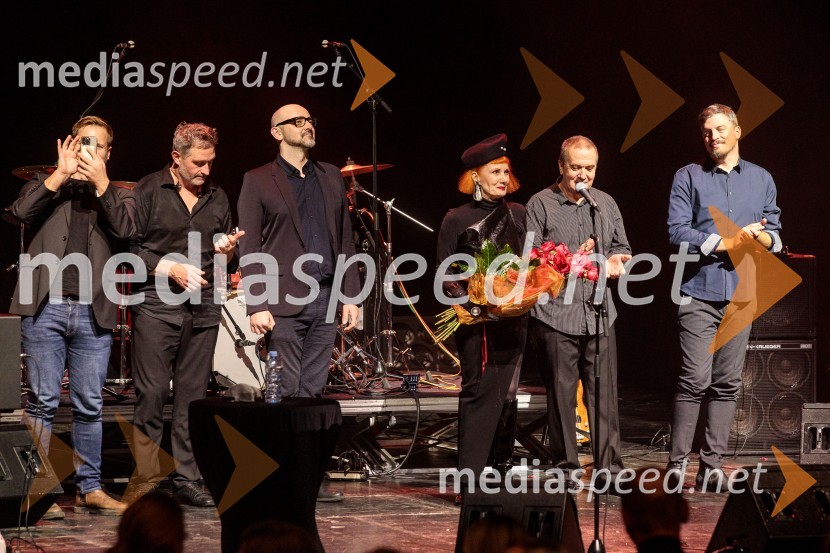  Zvjezdan  Ružić, pianist in skladatelj;  Borna  Šercar, bobnar;  Elvis  Penava , kitarist;  Josipa Lisac, pevka;  ... ;  ... Koncert Josipe Lisac v Cankarjevem domu