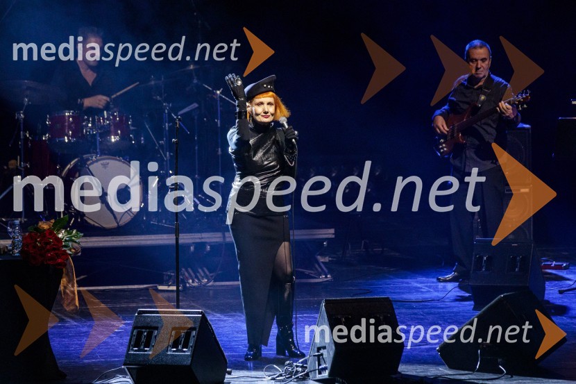  Josipa Lisac, pevkaKoncert Josipe Lisac v Cankarjevem domu